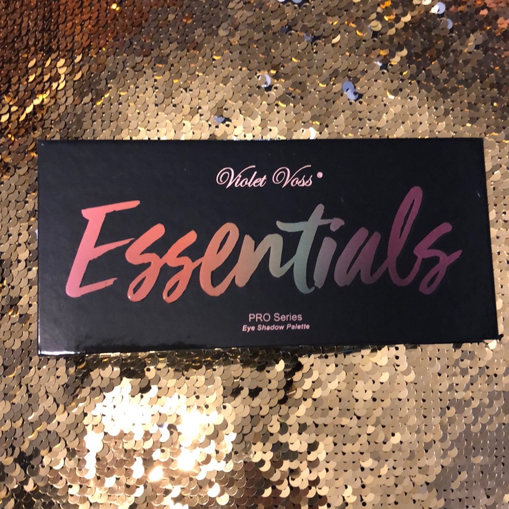 Violet Voss essentials pro series palette